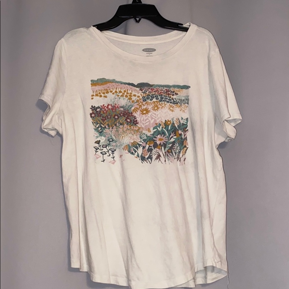 Old navy everyday wear tee shirt